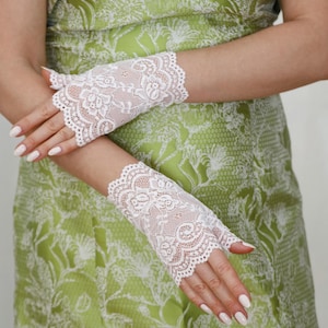 White Gloves Lace Fingerless Gloves Short Floral Stretch Bridal Victorian Opera Gloves Wedding White Gloves Evening Costume Accessories