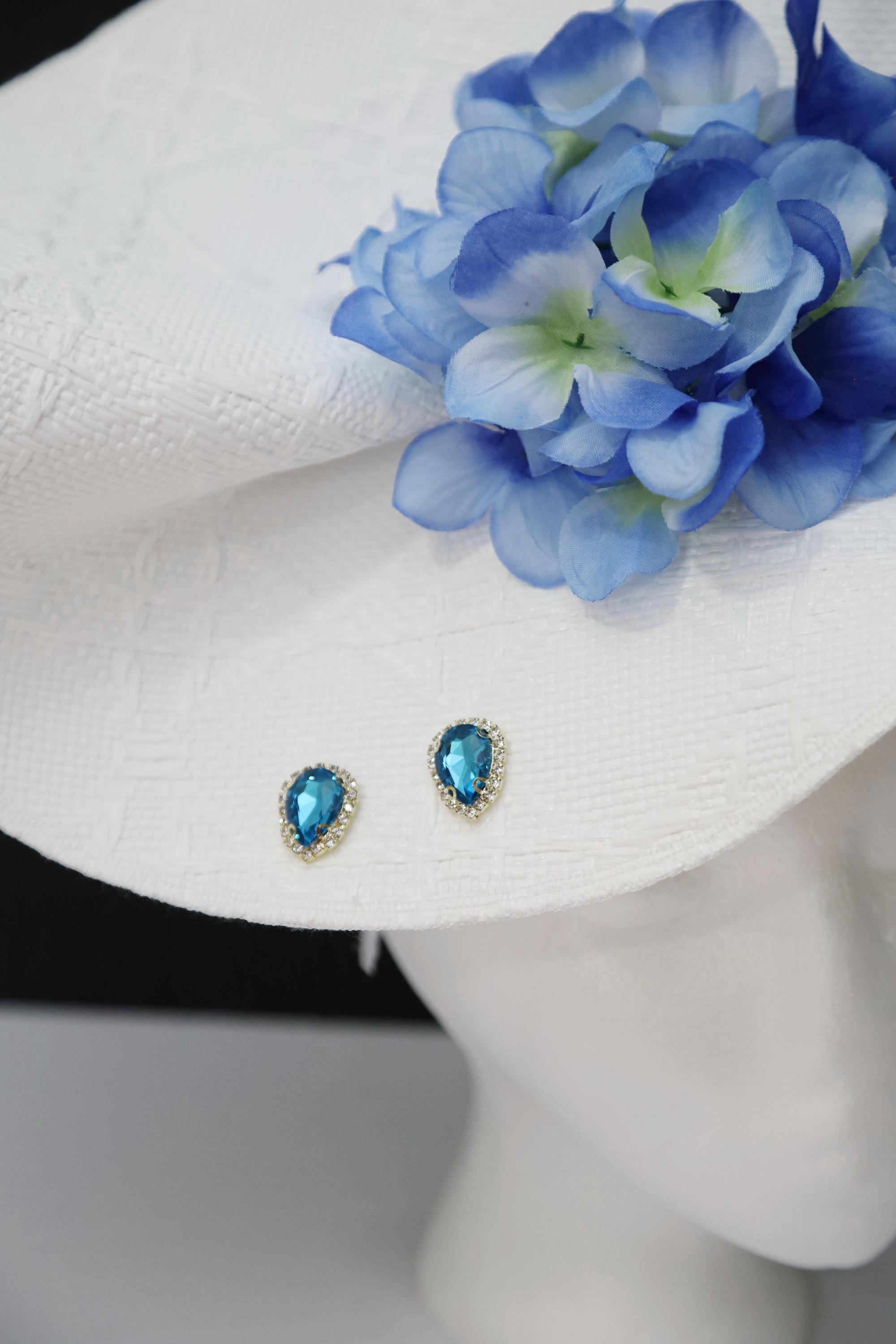 Blue Hat Blue Flowers White Hydrangea
Kentucky Derby Fascinator Church Hat White Fascinator Kentucky Derby Hat Blue Hydrangea Flowers  main image 2