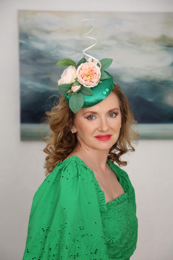 Blush Fascinator Green Kentucky Derby Hat Cream Ranunculus  display picture 3