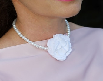 Floral Pearl Evening Necklace – Elegant Rose Choker Jewelry Pearl Rose Choker: Modern Flower Necklace - Etsy main image 4