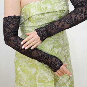 Black Long Fingerless Gloves Lace Arm Sleeve Black Floral Arm Warmers Long Mittens Stretch Gothic Victorian Opera Wedding Guest Gloves