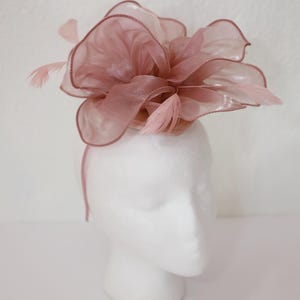 Blush Fascinator Kentucky Derby Organza Hat Taupe Wedding Guest Hat Wine Headband Tea Party Hat 1920s Pillbox Feathers Veil Pale Pink Hat