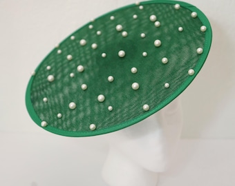 Green Fascinator White Pearls Kentucky Derby Hatinator Wedding Party Hat Green Round Hat Evening Party Fascinator Formal Event Hat Luncheon