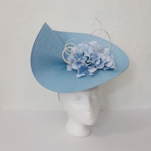 Blauer Fascinator Kentucky Derby Hut Blau Hochzeits-Gasthut Hortensienblüte Fascinator Hellblau Gartenparty Fascinator Großes Blau Teeparty Hut