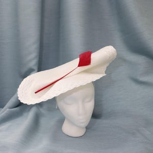 White Kentucky Derby Fascinator Red Feather Wedding Guest  display picture 3