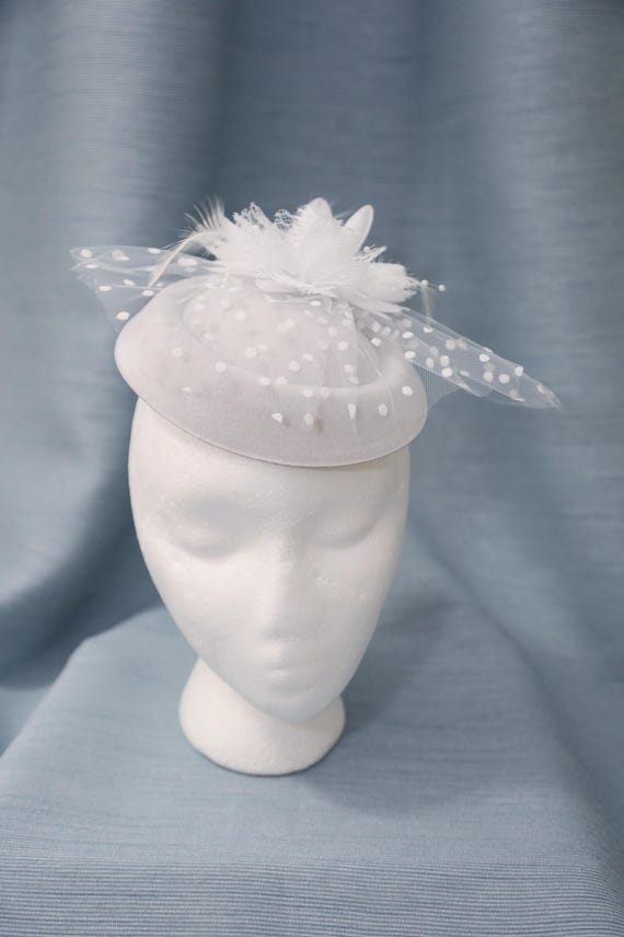 White Veil Fascinator Bridal Hat White Kentucky Derby  display picture 2
