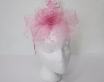 Light Pink Fascinator Kentucky Derby Veil Beads Hat Candy Pink Wedding Guest Hat Pink Headband Tea Party Hat 1920s Pillbox Feathers Mesh Hat