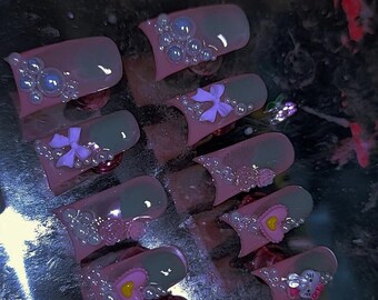 Ongles roses roses Hello Kitty ornés de perles - Kit d'entretien des ongles et accessoires, coffret cadeau unique pour prendre soin de soi