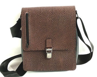 Handmade mens crossbody leather bag in brown black_MEN04