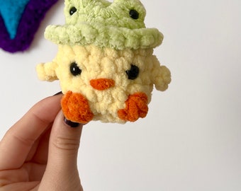 Mini Chick Hat Frog | Bobby | Crochet plush