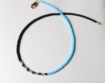 Collier ras de cou en perles noires et bleues, tour de cou en perles de rocaille, collier fait main unique, tour de cou bohème, collier étanche