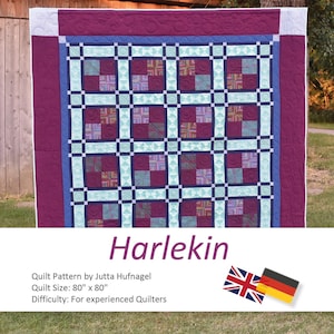 Könnte beinhalten: Eine handgefertigte Steppdecke mit einem geometrischen Muster. Die Steppdecke zeigt ein Raster aus Quadraten in Lila-, Türkis- und Weißtönen. Die Steppdecke misst 203 cm x 203 cm und ist mit "Harlekin" beschriftet.