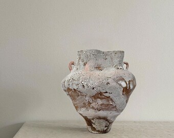 ceramic vase, modern vase, home decoration object, contemporary design, handmade pottery, abstract ceramic vessel, textured vase, vase