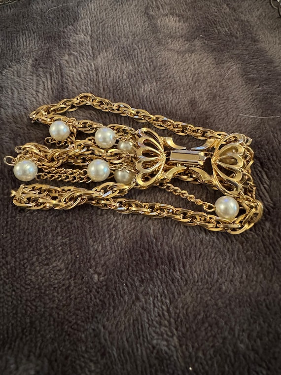 Vintage Coro bracelet-gold and faux pearl