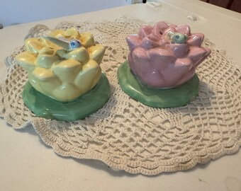 Lennox vintage Butterfly Meadow Dragonfly on Lily Pad salt & pepper shaker