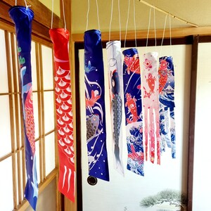 Koinobori Japanese Wall Art Carp Fish – 7 piece with Gold Sparkle Boys&#39; Day Decoration – Traditional Windsock Tapestry, Blue and Pink