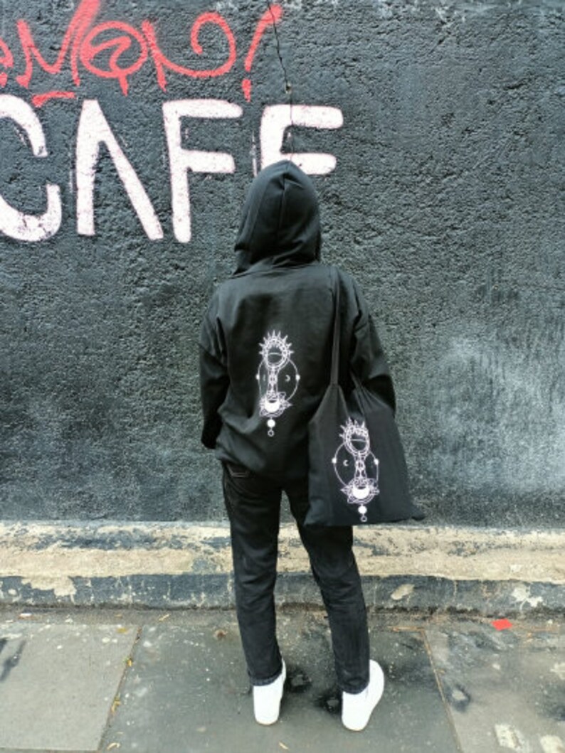 Sweat à capuche fait main Eclipse, vêtements Kpop, veste coréenne, hauts BTS, vêtements coréens pour hommes, veste pour femme, veste noire pour elle, fait main image 3