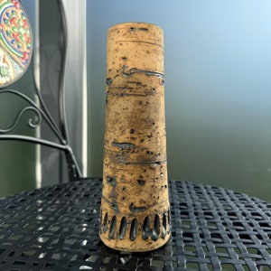 Larholm Norge Inka D.M. 14 mitten av århundradet vas vintage glaserad keramik heminredning bordsskiva skandinavisk keramik unik gåva beige blå vas