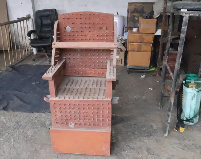 Medieval Iron Punishment Chair with Spikes | Very Heavy 60+ kg | Old Time Torture Chair Replica | Gothic Horror Display Prop