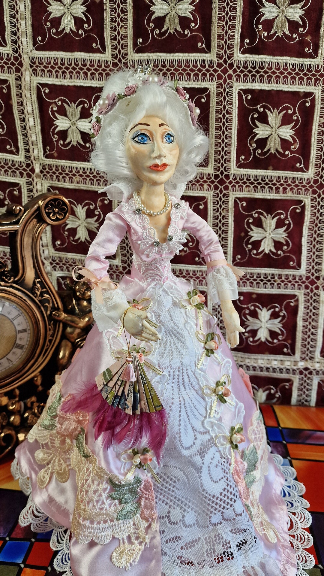 Attributed. A Box Depicting An Eighteenth-century Lady And A Pierrot Figure La Salamandra Manufacture Perugia
