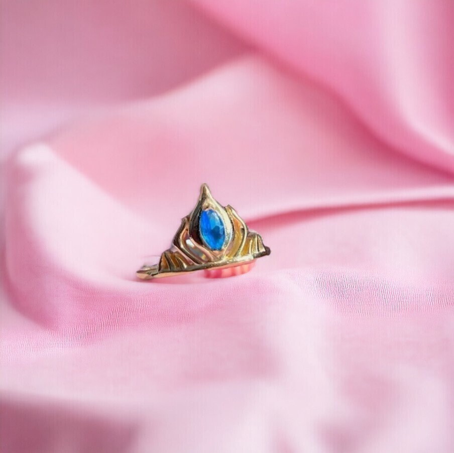 Disney Elsa Inspired Diamond & Swiss Blue Topaz Snowflake Ring in Sterling  Silver 1/10 CTTW | Enchanted Disney Fine Jewelry