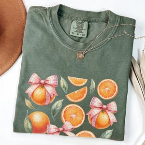 Vintage Orange Shirt Cottagecore Fruit Comfort Colors Tee Boho Coquette TShirt Girly Bow T-Shirt Aesthetic Fruit Shirt Retro Orange Shirt