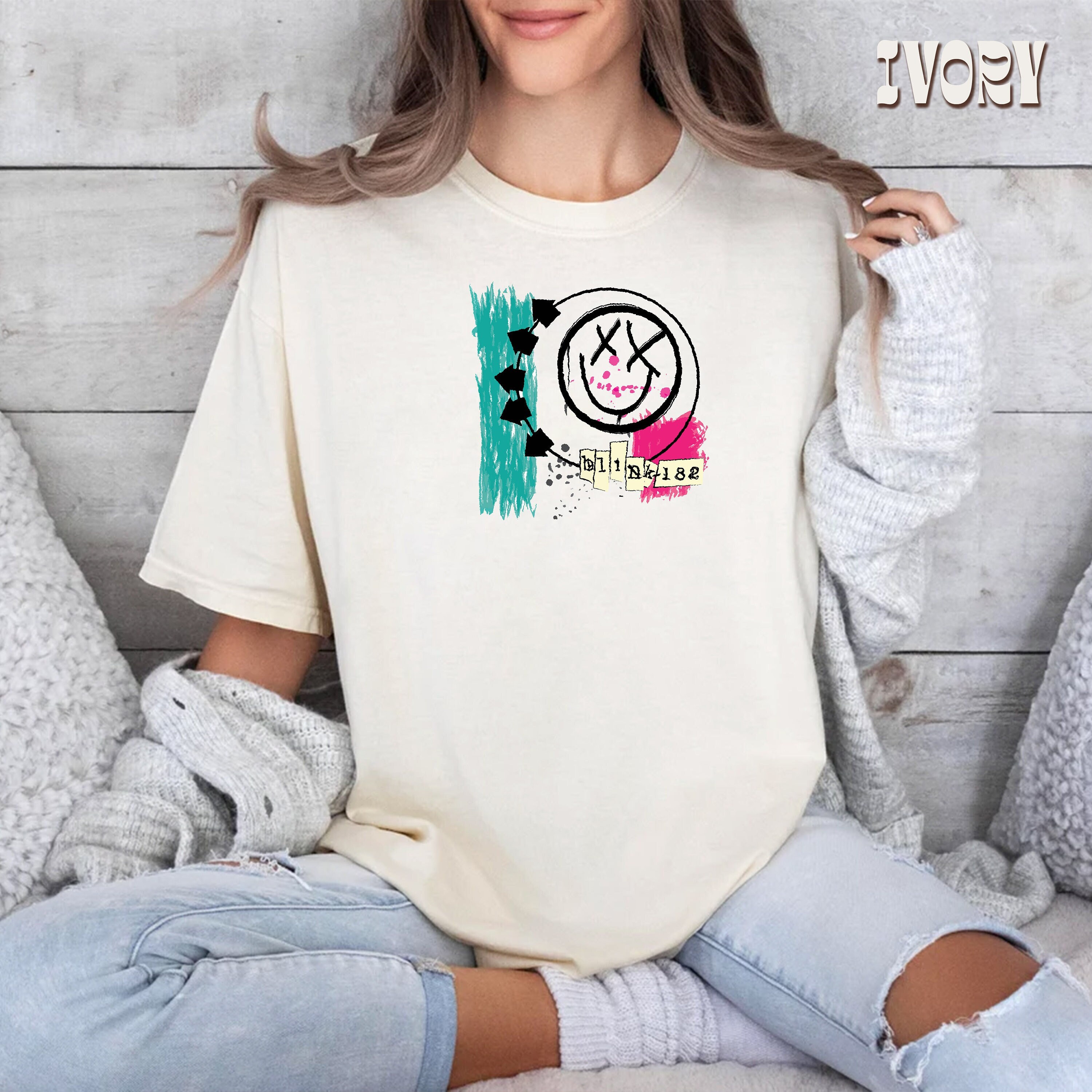 Blink 182 T-Shirt, Smile Face T-Shirt, Retro Smile Face T-shirt, Cute Smile Shirt, Blink 182 Rock Shirt, Trendy Vintage Smile Tee, Blink 182