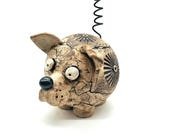 Keramik Hund L, handgefertigte Deko für drinnen & draußen (frostsicher), Rosenkugel/Zaunhocker, Geschenk für Hobbygärtner und Hundeliebhaber