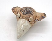 Keramik Vogel Deko – handgefertigte Gartenfigur, frostsichere Rosenkugel, Zaunhocker, Zierde für Beet & Blumentöpfe, Geschenk für Gärtner