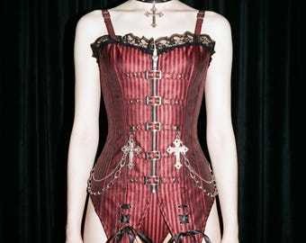 Top corsetto leopardato con borchie, bustier punk goth con catene, top corto borchiato, top da festival alternativo Y2K, reggiseno a bralette rock egirl con teschio