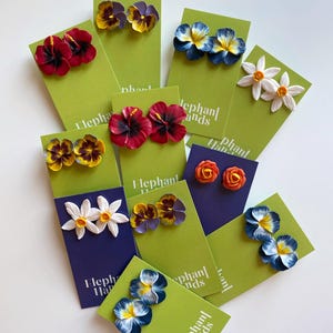 Pendientes de arcilla polimérica | Set de flores minimalistas | Pendientes elegantes de moda | Joyería artesanal | Poste hipoalergénico