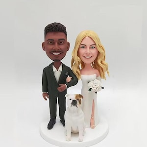 Personalised custom couple bobbleheads, custombobbleheads as souvenirs, anniversary gifts for yourself, happy coupleimage,christmas gifts.