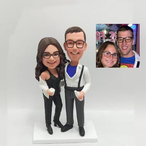 Personalised custom couple bobbleheads, custombobbleheads as souvenirs, anniversary gifts for yourself, happy coupleimage,Christmas gifts.