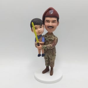 custom photo bobblehead for dad ,bobbleheads parents and kids ,fathers day bobble head ,figurine personnalisée ,father toddler bobble head
