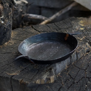 Sartén para fogata forjada a mano, cuenco para cenizas de fogata, wok portátil para campamento, cuenco forjado a mano, cuenco de hierro simple, cuenco para bushcraft, sartén de supervivencia forjada a mano