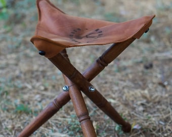 Handmade Leather Camp Stool: Foldable Bushcraft Tripod Stool