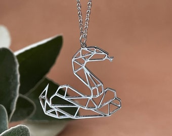 Collar de origami de serpiente, oro y plata, collar de serpiente geométrica, joyería de pitón, regalo de amuleto de suma, colgante de serpiente víbora, detalles en Meraki