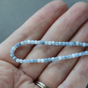 Cuentas cúbicas de ópalo azul Oregon Owyhee de 2 mm, hebra de 38 cm (15 pulgadas), cuentas facetadas de piedra preciosa auténtica, ópalo natural para la fabricación de joyas, bisutería, manualidades y regalos. imagen 3