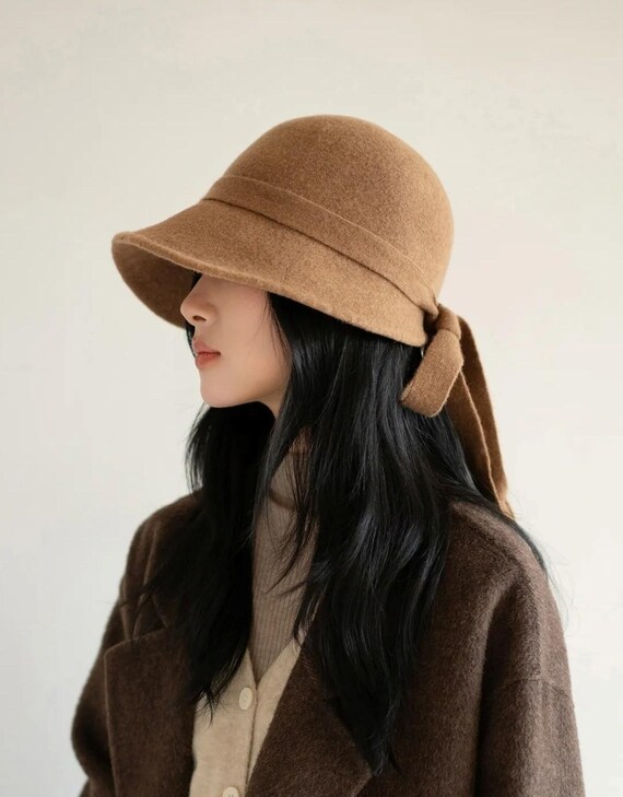 Minimalist Wool Felt Hat, Vintage Winter Bucket Hat for  display picture 2