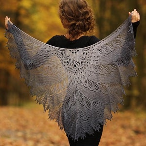 Elegant Knit Swan Shawl Pattern – Free & Easy DIY Tutorial