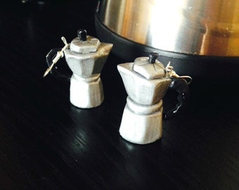 Boucles d'oreilles Les CAFETIÈRES ITALIENNES entièrement faites main miniatures pâte polymère par The Sausage