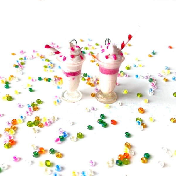 Boucles d'oreilles CRÈME GLACÉE vanille framboise coupes de glace miniatures faites main par The Sausage création originale de 2016