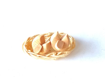 Puces d'oreilles LES MINI MUNSTER beiges munsters miniatures en pâte polymère par The Sausage Jewels