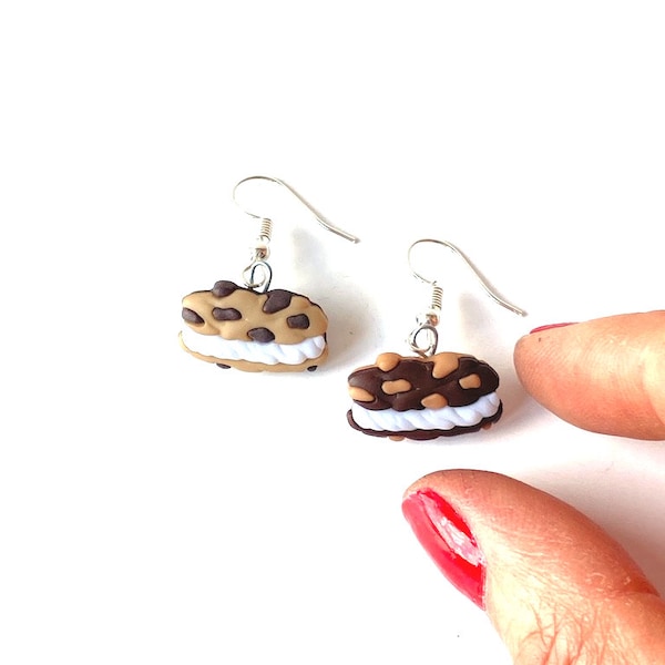 Boucles d'oreilles ICE CREAM SANDWICH glaces cookies chocolat miniatures Bijou gourmand fait avec des petits boutons par The Sausage