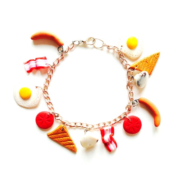 Bracelet charms ENGLISH BREAKFAST sur commande petit déjeuner anglais miniatures par The Sausage