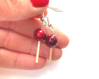 Boucles d'oreilles Les ptites POMMES D'AMOUR miniatures rouges par The Sausage