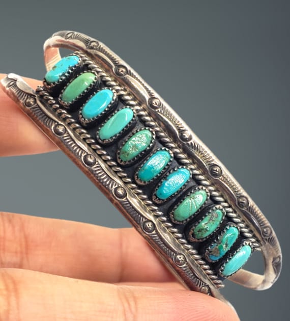 Remarkable Vintage Native American Zuni Sterling Silver Corwn Row Turquoise Bracelet Remarkable Vintage Native American Zuni Sterling Silver Corwn Row Turquoise Bracelet