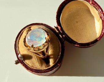 Vintage 18K Gold Natural Ethiopian Water Opal Ring, Natural large rare Jelly Opal Cabochon