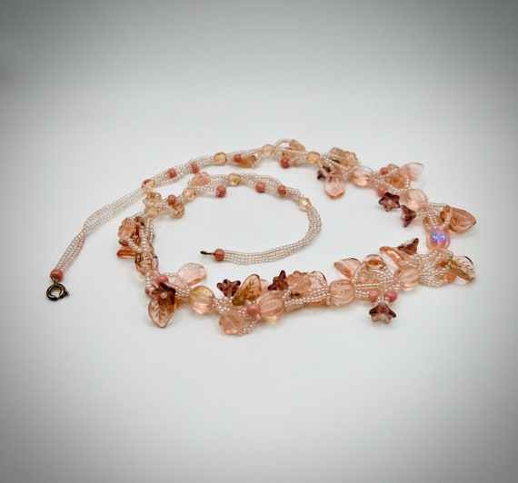 Whimsical Necklace with Floral Motif in Pink Tones - image 3