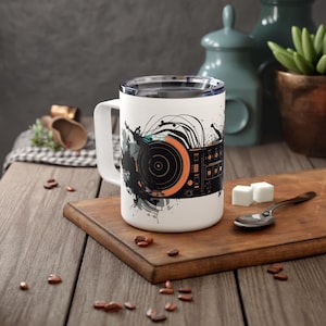 Platine vinyle Musique abstraite numérique Beats N&B Tasse de voyage isolée, Tasse à café DJ, Tasse Beats And Rhymes, Disques vinyle, Cadeau pour DJ ou musicien